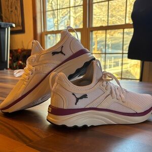 NIB Puma Women's White and Plum Sneakers